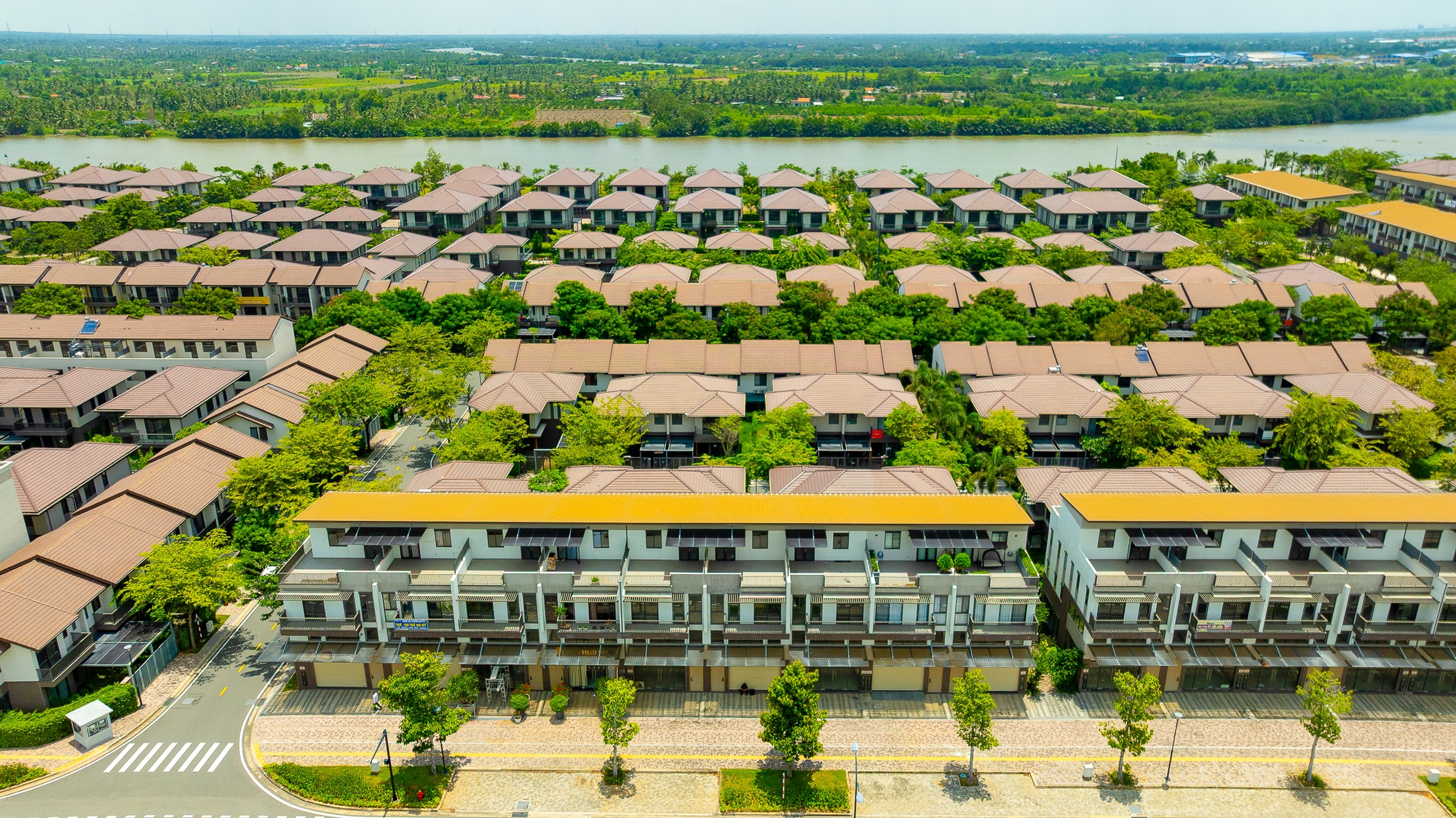 Toàn cảnh đoạn vành đai 3 qua Long An cũ: Đường đang trải nhựa, sắp thông xe...loạt dự án xung quanh cháy hàng, tăng giá- Ảnh 14. Toàn cảnh đoạn vành đai 3 qua Long An cũ: Đường đang trải nhựa, sắp thông xe...loạt dự án xung quanh cháy hàng, tăng giá- Ảnh 14.