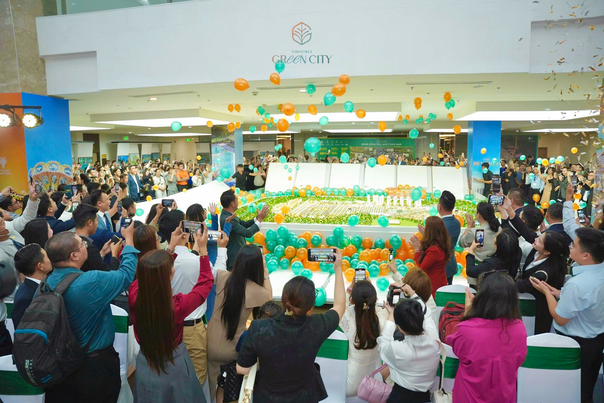 Toàn cảnh đoạn vành đai 3 qua Long An cũ: Đang trải nhựa, sắp thông xe, dự án xung quanh cháy hàng, tăng giá - Ảnh 12. Toàn cảnh đoạn vành đai 3 qua Long An cũ: Đang trải nhựa, sắp thông xe, dự án xung quanh cháy hàng, tăng giá - Ảnh 12.