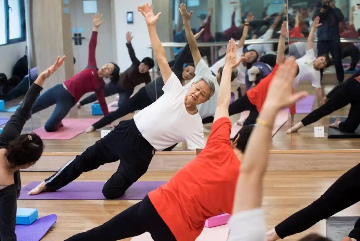 Hình dáng cơ thể có quyết định tuổi thọ? Người sống trên 85 tuổi thường có ba đặc điểm chung nhưng ít người để ý- Ảnh 4.