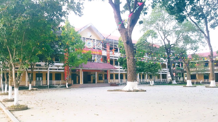 Nam sinh lớp 7 bị thầy giáo là anh em trong nhà tát rách màng nhĩ - Ảnh 2.