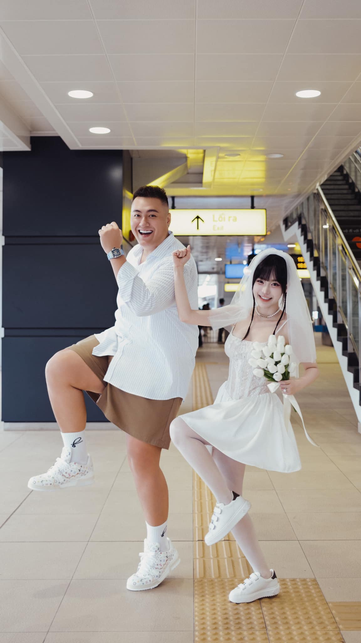 Cho người lạ số điện thoại, cô gái bóc trúng sít rịt thiếu gia con chủ tịch Sài thành, cưới về mới bất ngờ hơn nữa