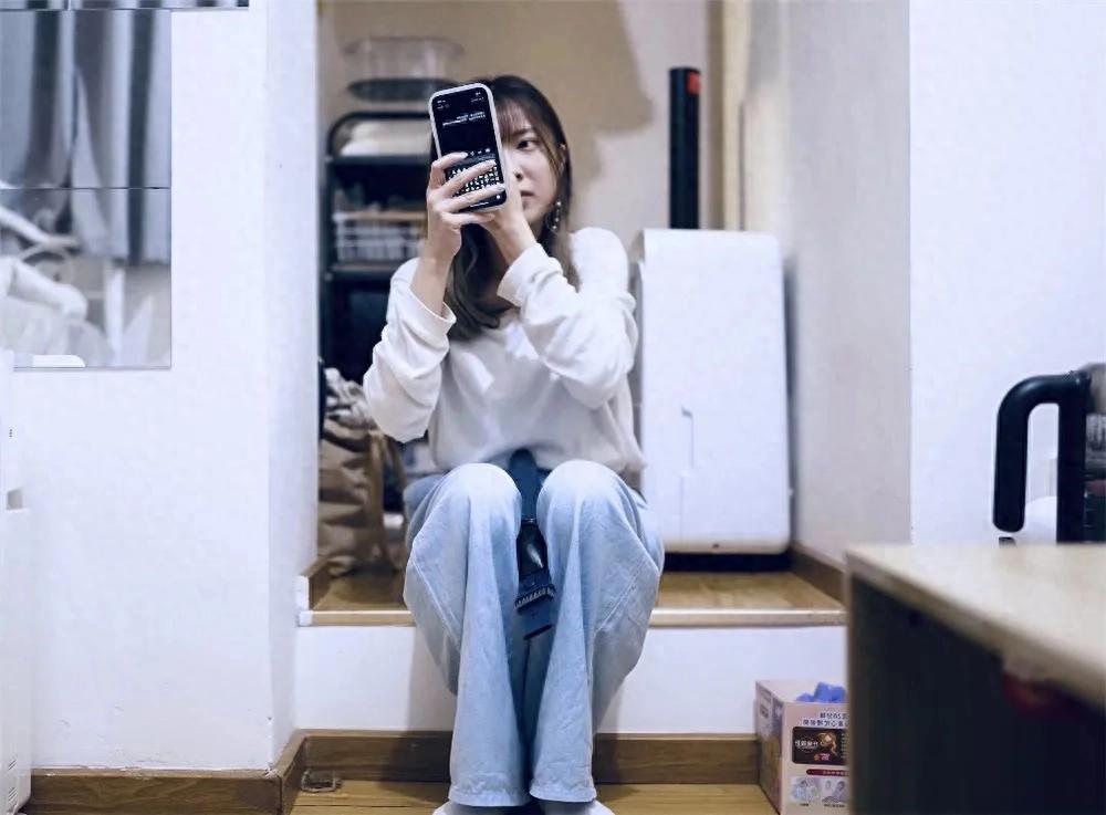 Căn hộ siêu nhỏ chỉ 14m², giá thuê 23 triệu đồng/tháng: Bên trong khiến ai cũng bất ngờ- Ảnh 1.