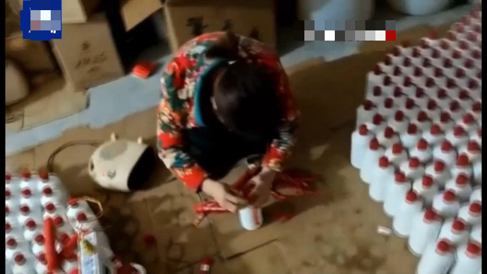 Triệt phá đường dây bán rượu giả độc hại, thu giữ 55 tấn bao bì, nhãn mác nhái: Quy mô hơn 549 tỷ đồng- Ảnh 2.