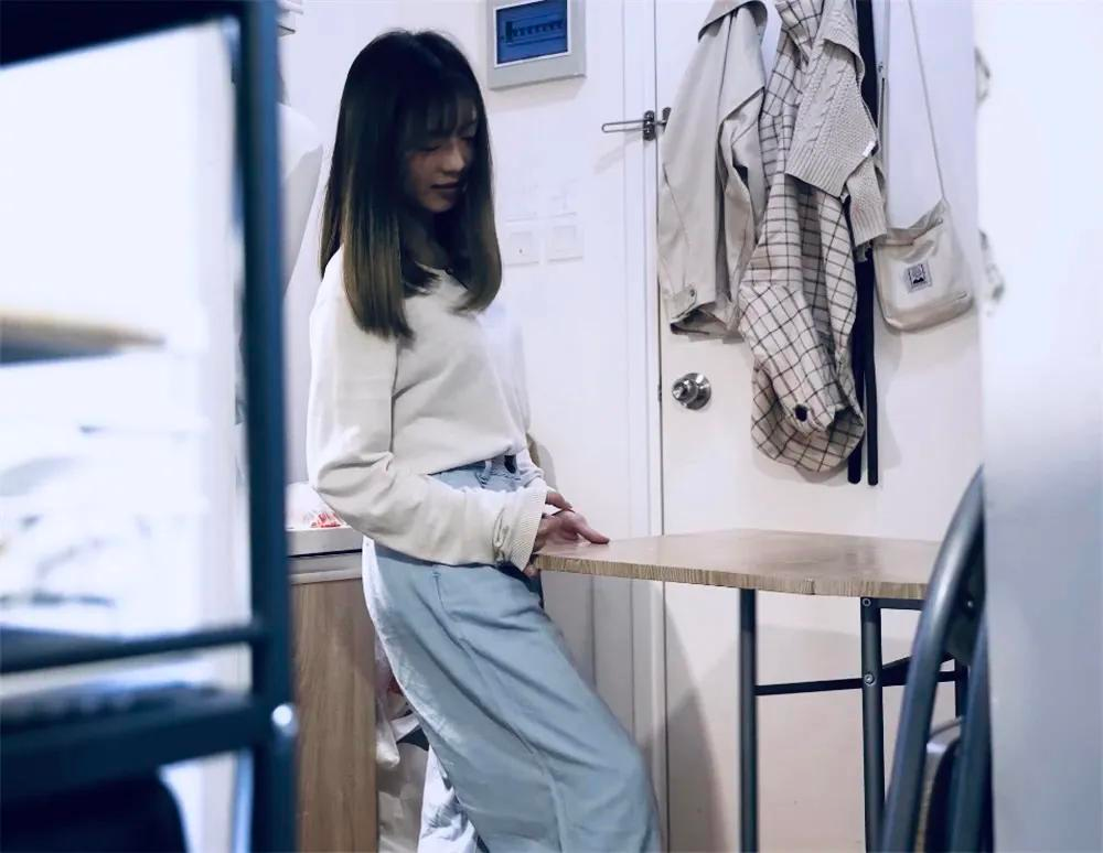 Căn hộ siêu nhỏ chỉ 14m², giá thuê 23 triệu đồng/tháng: Bên trong khiến ai cũng bất ngờ- Ảnh 3.