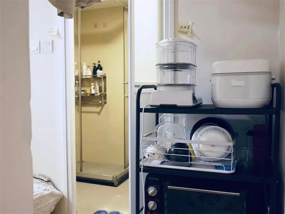 Căn hộ siêu nhỏ chỉ 14m², giá thuê 23 triệu đồng/tháng: Bên trong khiến ai cũng bất ngờ- Ảnh 5.