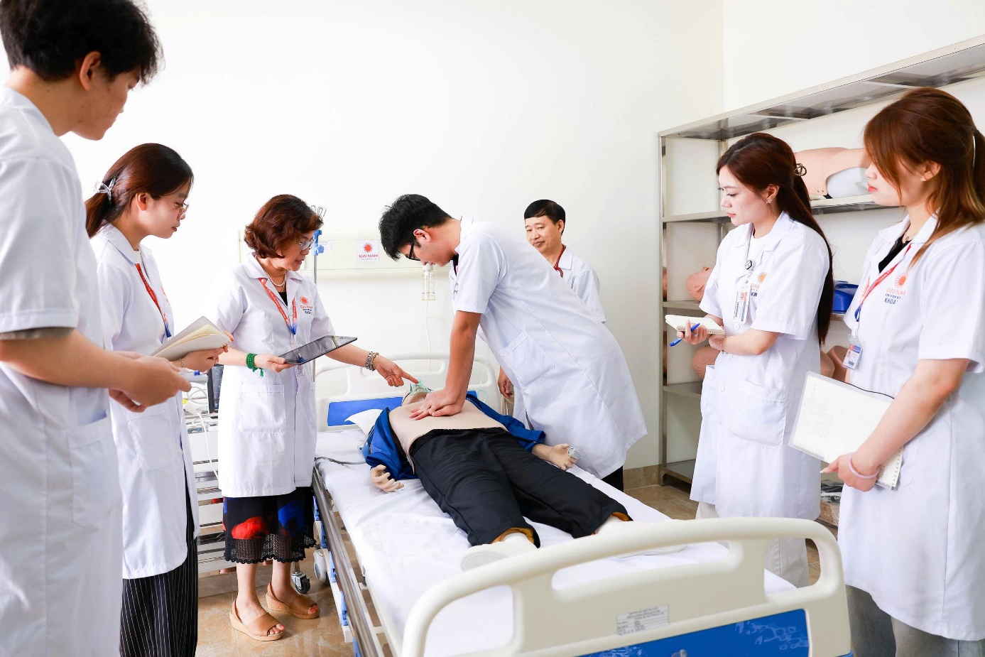 Học bổng tài năng 100% học phí, hỗ trợ sinh hoạt 720 triệu cho tân sinh viên - Ảnh 1.