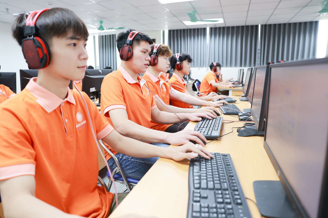 Học bổng tài năng 100% học phí, hỗ trợ sinh hoạt 720 triệu cho tân sinh viên - Ảnh 3.