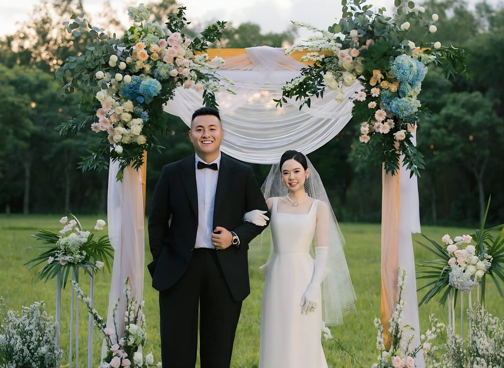 Cho người lạ số điện thoại, cô gái bóc trúng sít rịt thiếu gia con chủ tịch Sài thành, cưới về mới bất ngờ hơn nữa