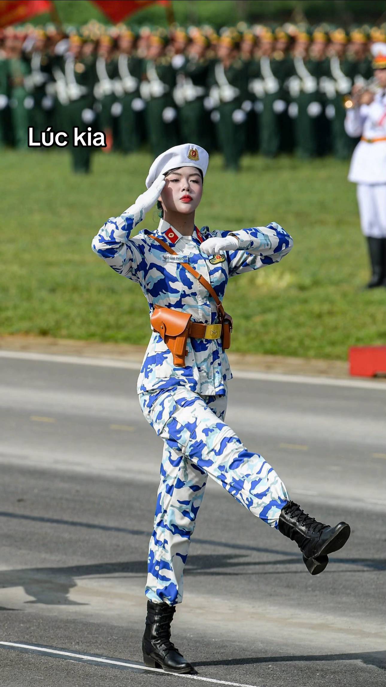 4 triệu lượt xem 2 bức ảnh của "cô bộ đội chân dài" nổi tiếng MXH quốc tế: Nhan sắc ngày càng thăng hạng - Ảnh 3. 4 triệu lượt xem 2 bức ảnh của "cô bộ đội chân dài" nổi tiếng MXH quốc tế: Nhan sắc ngày càng thăng hạng - Ảnh 3.