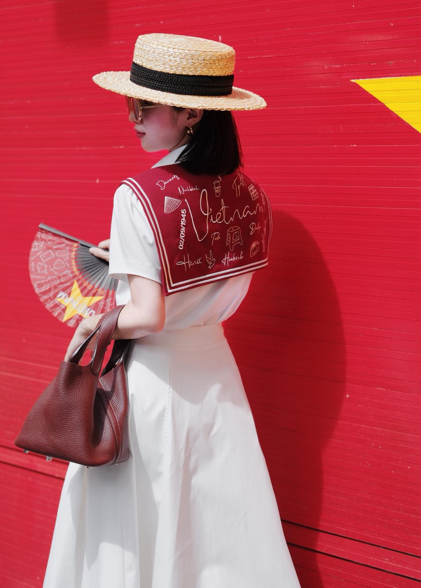 Khi thời trang kể chuyện yêu nước, “mặc lên tự hào”: Loạt local brand Việt ra mắt BST đặc biệt dịp 80 năm Quốc khánh 2/9 - Ảnh 12.