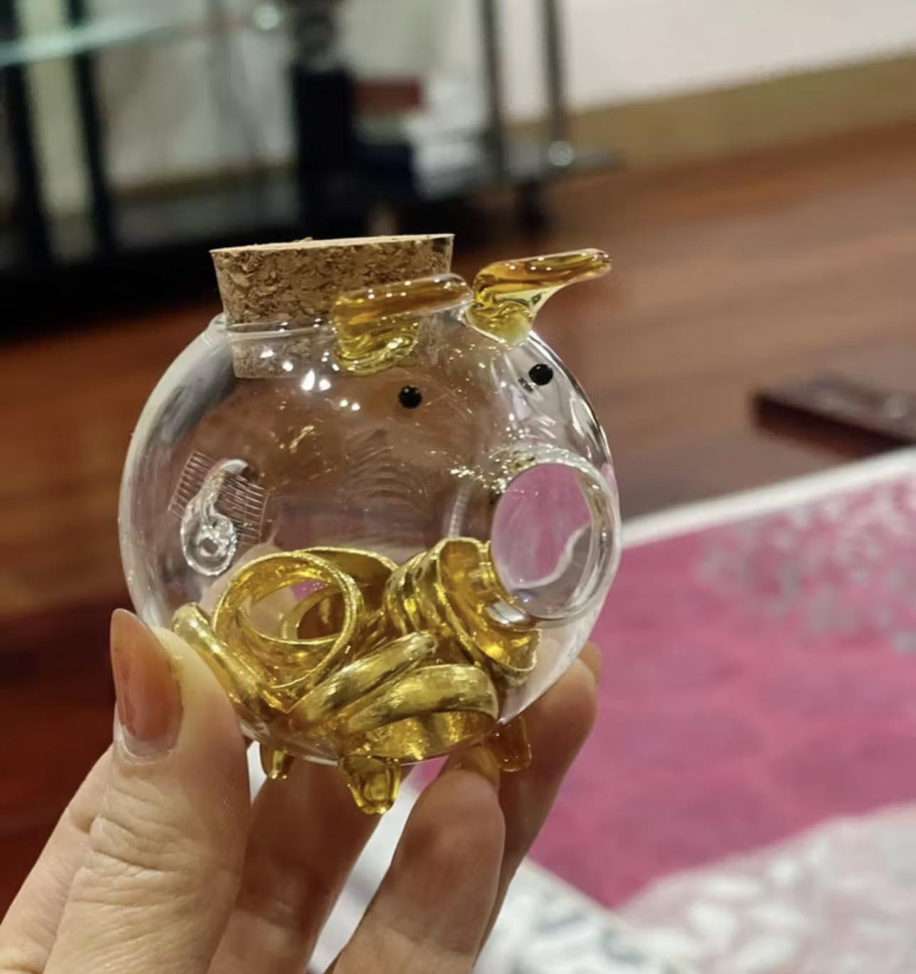 Khoe con heo đựng vàng, suy tính của vợ chồng Hà Nội được dân mạng ủng hộ- Ảnh 1. Khoe con heo đựng vàng, suy tính của vợ chồng Hà Nội được dân mạng ủng hộ- Ảnh 1.