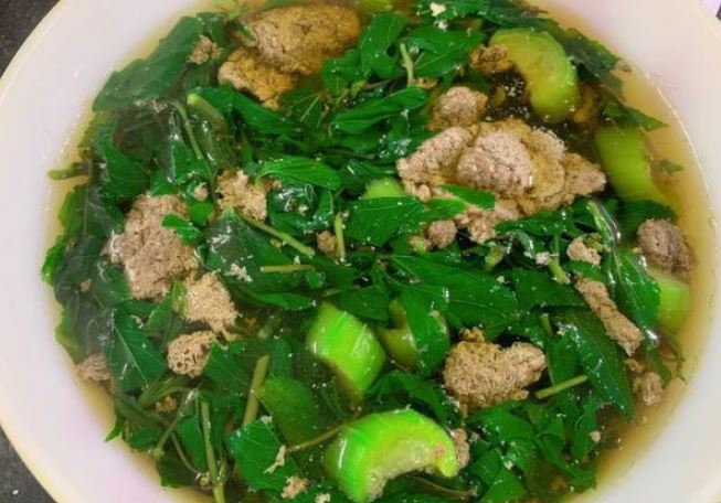 Loại rau ít "ngậm" thuốc trừ sâu nhất chợ, người Nhật "mê tít", ở Việt Nam mọc đầy bờ rào - Ảnh 3.