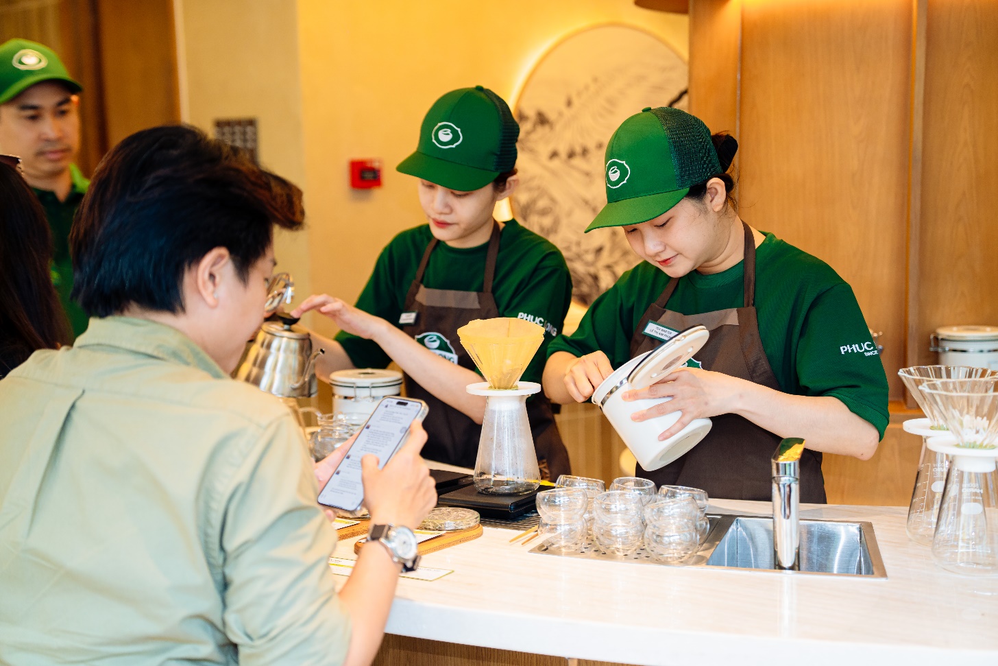 Khi mỗi ly Phúc Long kể câu chuyện về trà Việt - Ảnh 1. Khi mỗi ly Phúc Long kể câu chuyện về trà Việt - Ảnh 1.