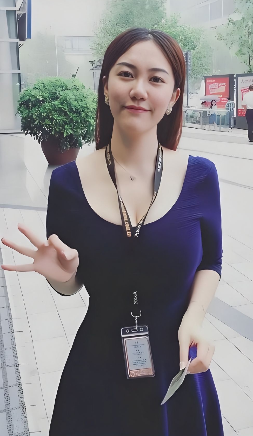 Nghi vấn danh hoạ 87 tuổi nổi tiếng Trung Quốc bị vợ 37 tuổi cuỗm sạch 7.000 tỷ: Drama nóng nhất hiện tại- Ảnh 3.