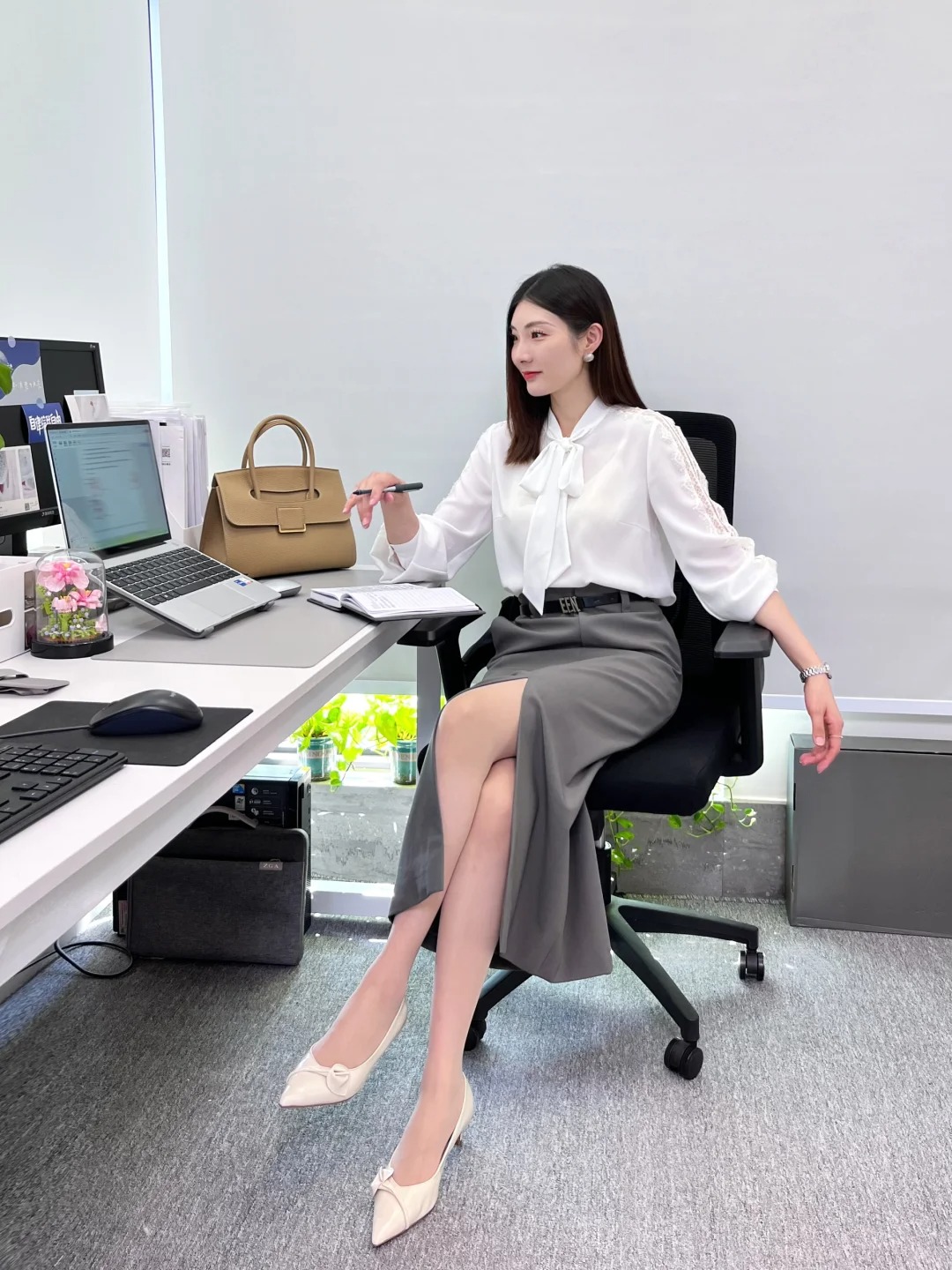 6 nguyên tắc vàng giúp phụ nữ công sở tự tin tiến xa trong sự nghiệp- Ảnh 1. 6 nguyên tắc vàng giúp phụ nữ công sở tự tin tiến xa trong sự nghiệp- Ảnh 1.