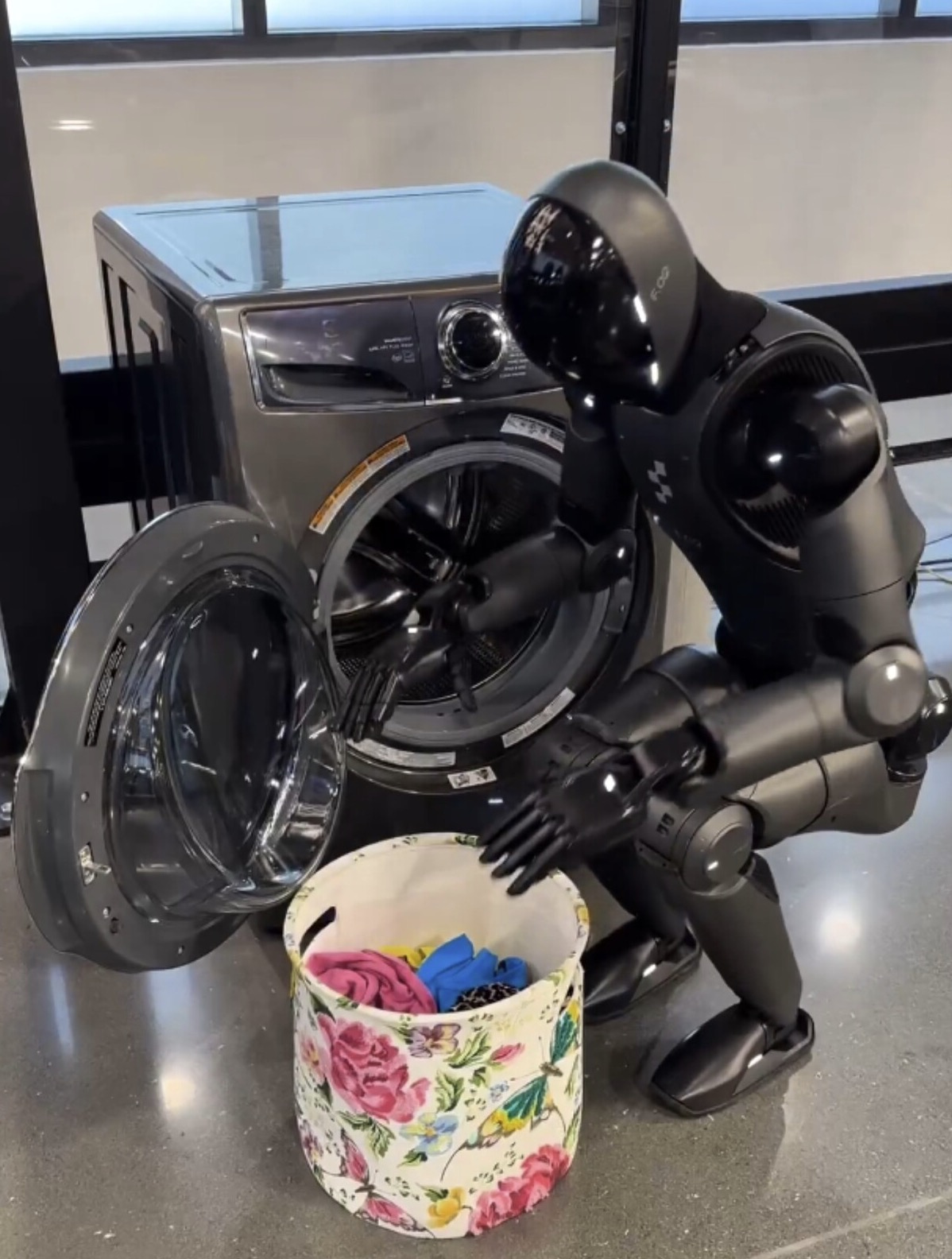 Robot Mỹ được khen hết lời vì biết gấp quần áo- Ảnh 3.