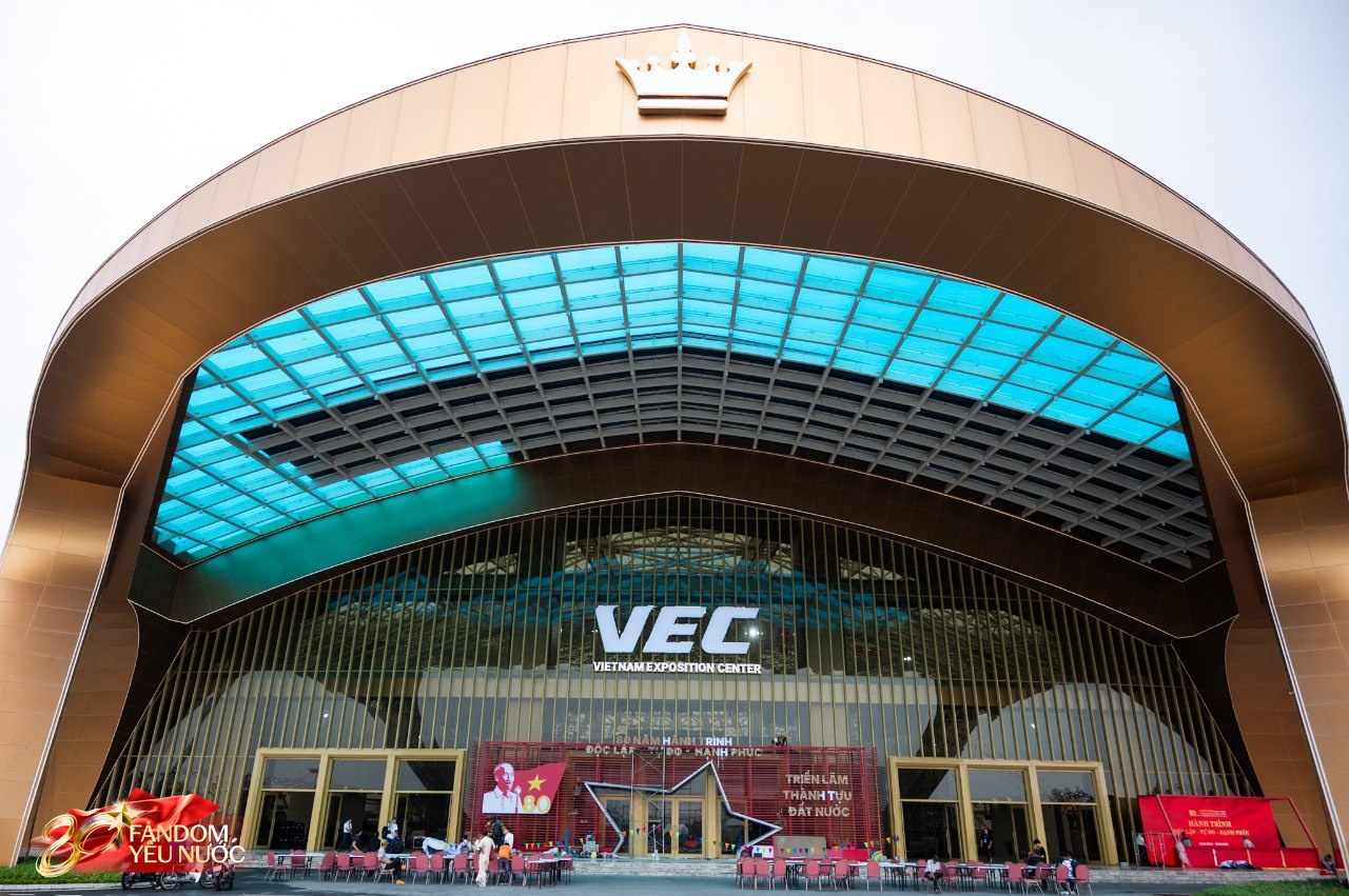“Mục sở thị” nơi diễn ra triển lãm đặc biệt mừng Quốc khánh: Không gian hoành tráng nhất Việt Nam đang tất bật hoàn thiện trước giờ G- Ảnh 1. “Mục sở thị” nơi diễn ra triển lãm đặc biệt mừng Quốc khánh: Không gian hoành tráng nhất Việt Nam đang tất bật hoàn thiện trước giờ G- Ảnh 1.