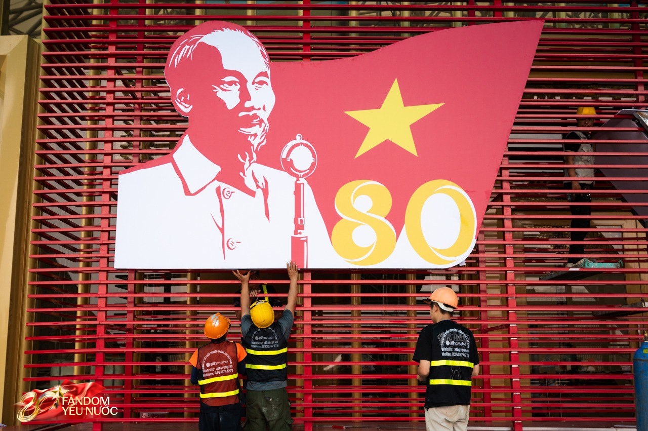 “Mục sở thị” nơi diễn ra triển lãm đặc biệt mừng Quốc khánh: Không gian hoành tráng nhất Việt Nam đang tất bật hoàn thiện trước giờ G- Ảnh 3. “Mục sở thị” nơi diễn ra triển lãm đặc biệt mừng Quốc khánh: Không gian hoành tráng nhất Việt Nam đang tất bật hoàn thiện trước giờ G- Ảnh 3.