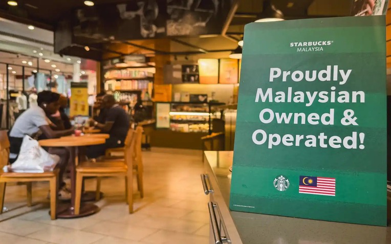 Bị tẩy chay đến mức lỗ 14 triệu USD, Starbucks tại nước ASEAN này phải đóng cửa hàng, đưa ra thông báo bất thường- Ảnh 1.