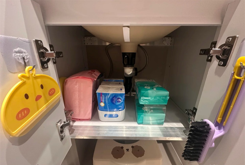 Cô gái trẻ “đảo ngược số phận” trong phòng tắm chỉ 2m²: Gọn, sáng, tiện - ai cũng nên học theo!- Ảnh 4. Cô gái trẻ “đảo ngược số phận” trong phòng tắm chỉ 2m²: Gọn, sáng, tiện - ai cũng nên học theo!- Ảnh 4.