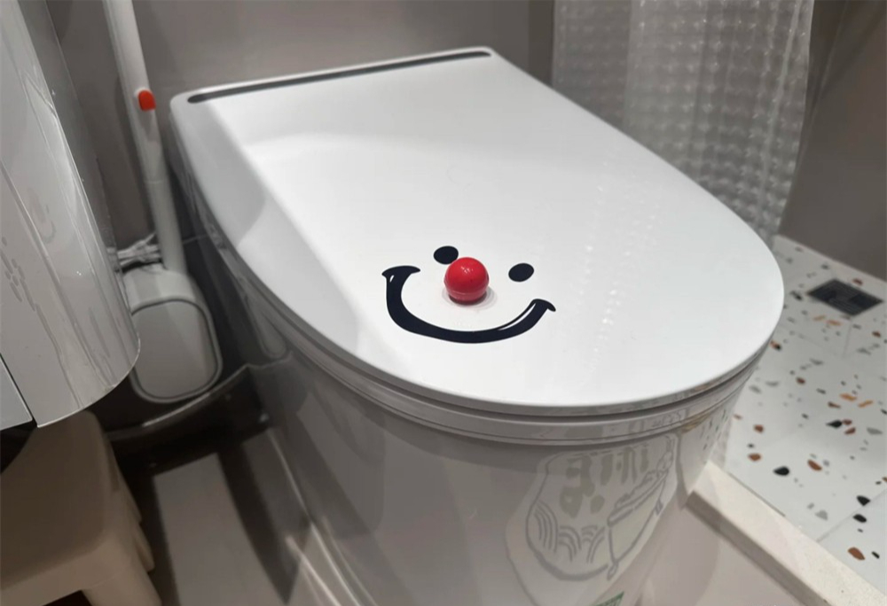 Cô gái trẻ “đảo ngược số phận” trong phòng tắm chỉ 2m²: Gọn, sáng, tiện - ai cũng nên học theo!- Ảnh 7. Cô gái trẻ “đảo ngược số phận” trong phòng tắm chỉ 2m²: Gọn, sáng, tiện - ai cũng nên học theo!- Ảnh 7.