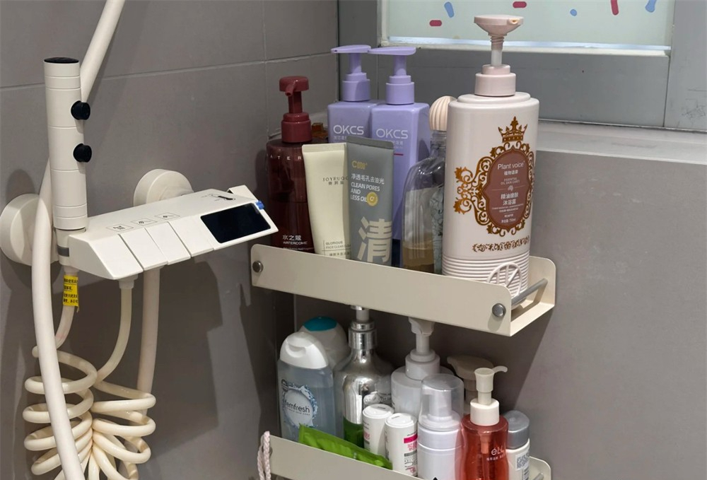 Cô gái trẻ “đảo ngược số phận” trong phòng tắm chỉ 2m²: Gọn, sáng, tiện - ai cũng nên học theo!- Ảnh 11. Cô gái trẻ “đảo ngược số phận” trong phòng tắm chỉ 2m²: Gọn, sáng, tiện - ai cũng nên học theo!- Ảnh 11.