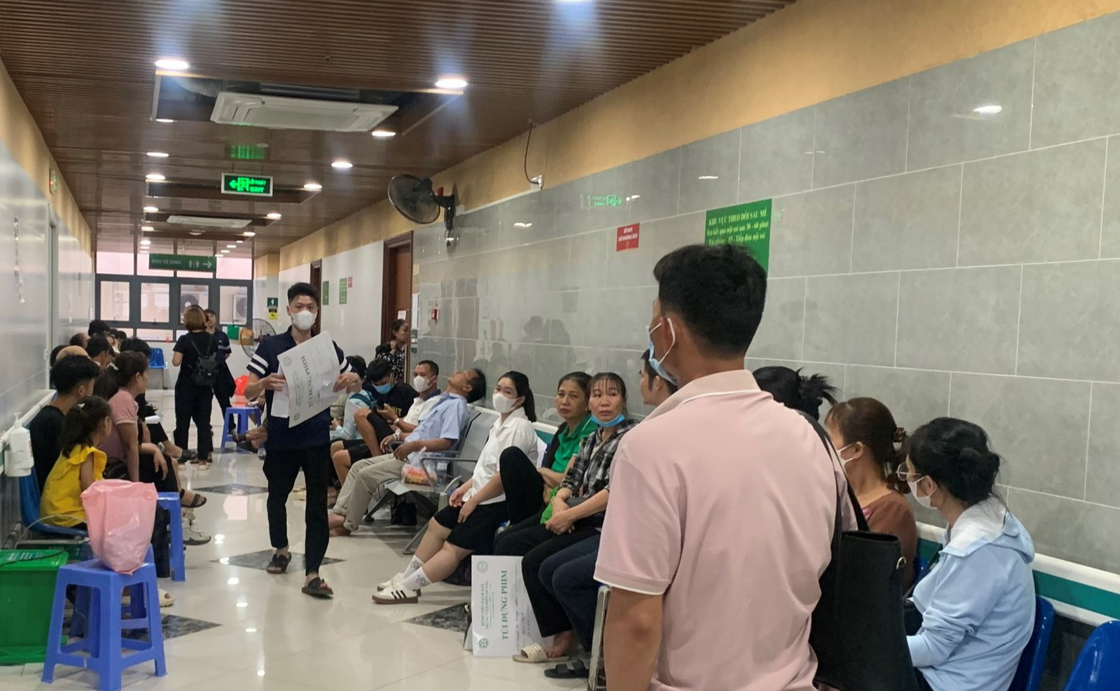 Thay đổi lớn về quyền lợi BHYT với bệnh nhân ngoại trú trái tuyến - Ảnh 2.