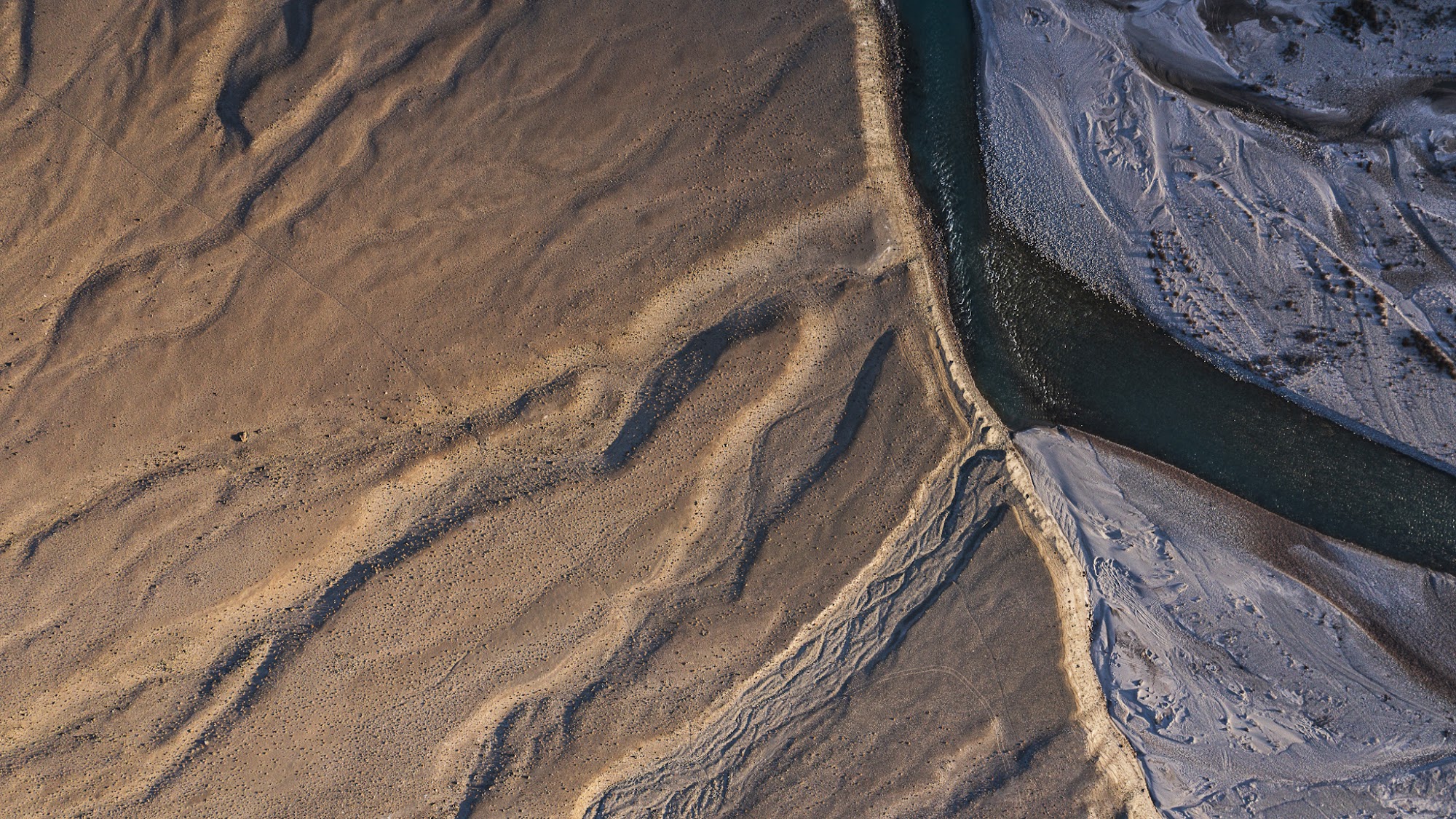 Triển lãm Bardo - Trung Giới: ‘Lằn ranh giữa băng và đất, giữa tôi và thế giới’ của Hoàng Lê Giang - Ảnh 5.