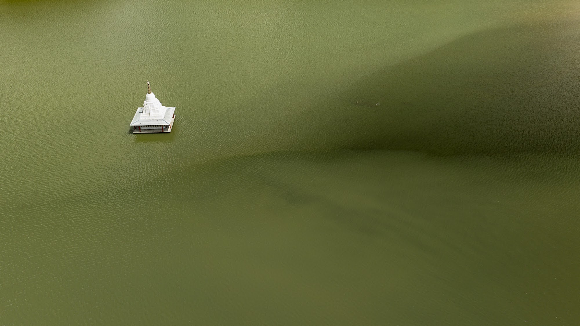 Triển lãm Bardo - Trung Giới: ‘Lằn ranh giữa băng và đất, giữa tôi và thế giới’ của Hoàng Lê Giang - Ảnh 9.