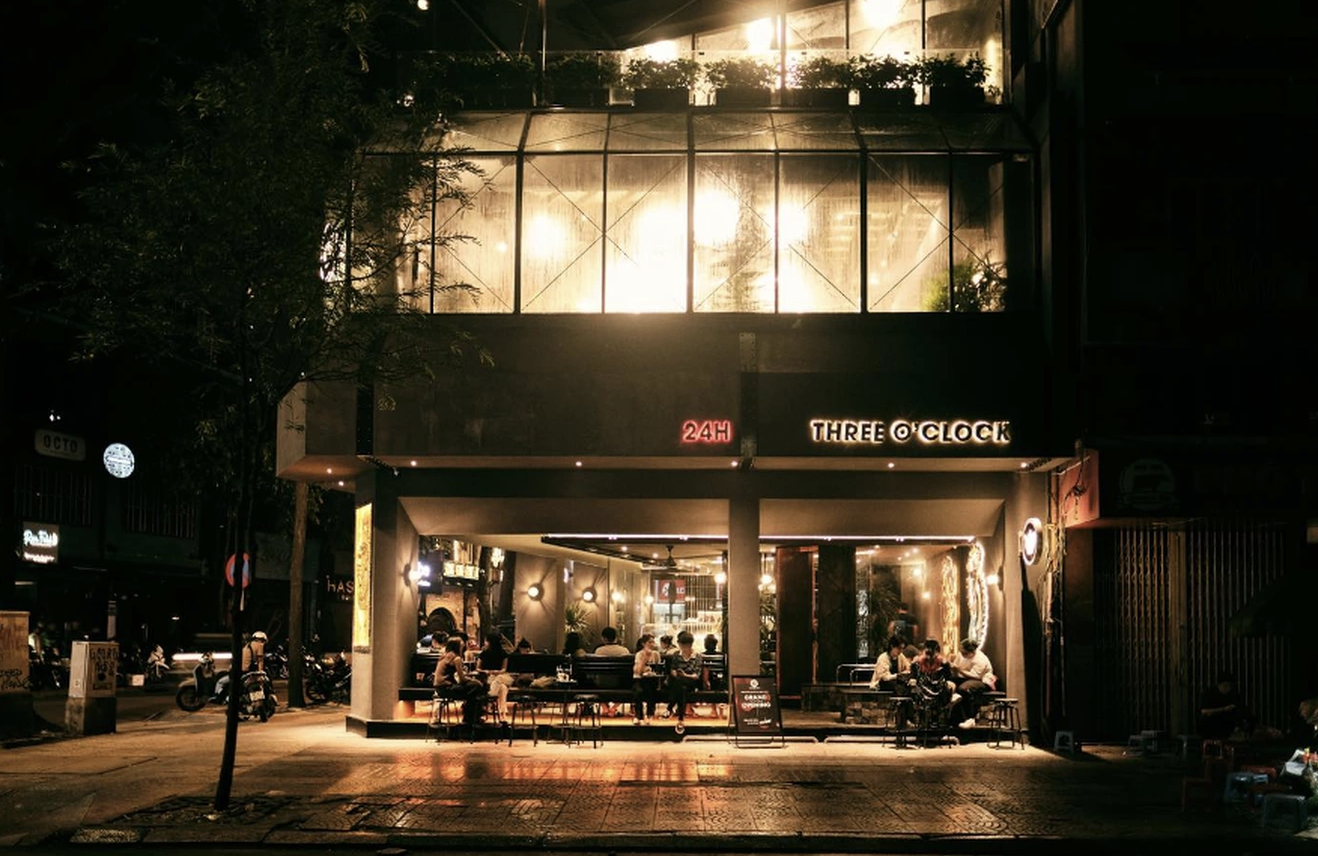 Từ triết lý trà chiều đến văn hoá cà phê đêm: Hành trình bay cao của ‘nốt hương không ngủ’ THREE O’CLOCK - Ảnh 1.