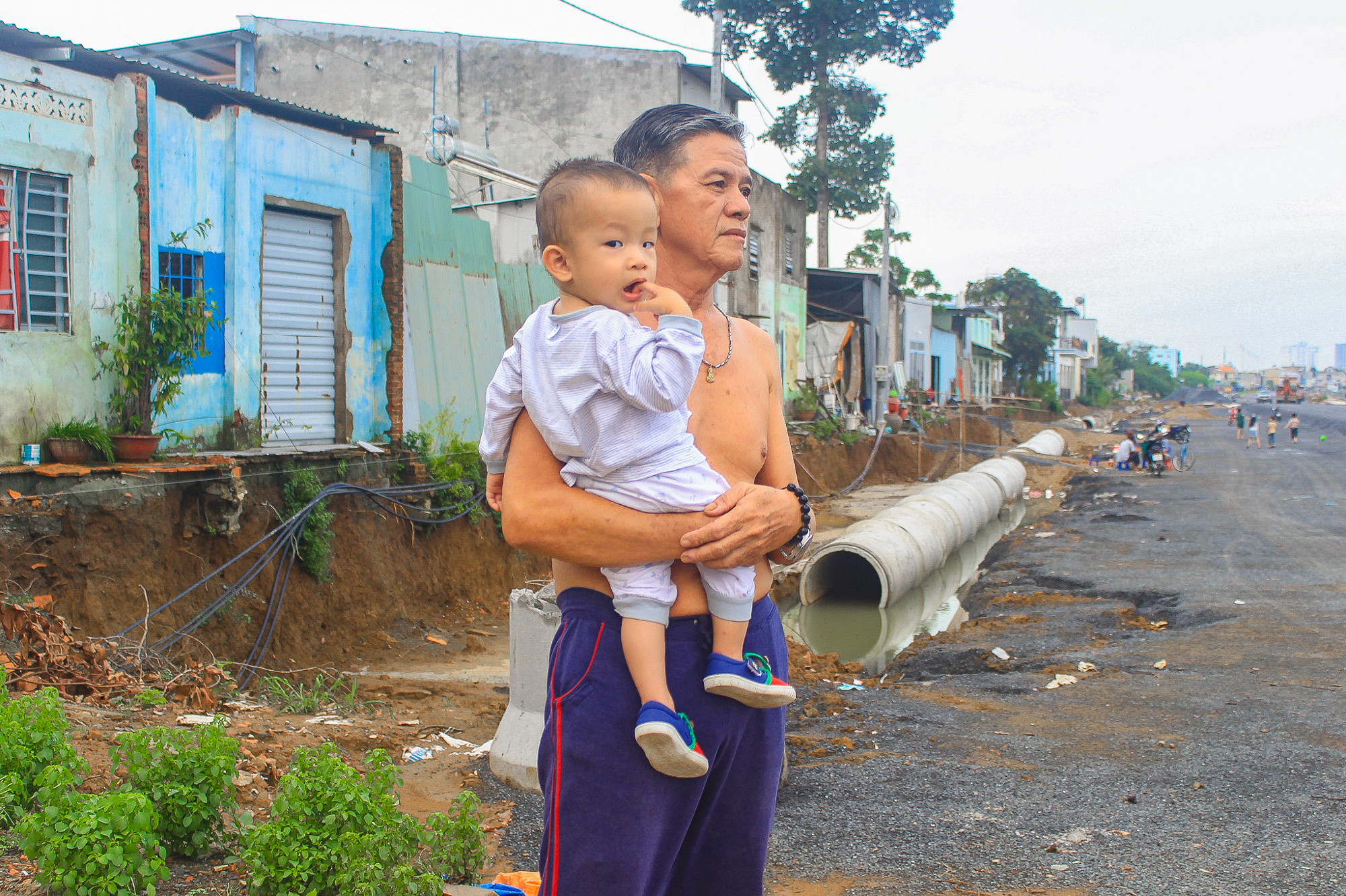 Ngắm đường ven sông trị giá gần 2.000 tỷ sắp thông xe: Cách TP.HCM một cây cầu, đẩy giá đất lên đến 200 triệu đồng/m2- Ảnh 10. Ngắm đường ven sông trị giá gần 2.000 tỷ sắp thông xe: Cách TP.HCM một cây cầu, đẩy giá đất lên đến 200 triệu đồng/m2- Ảnh 10.