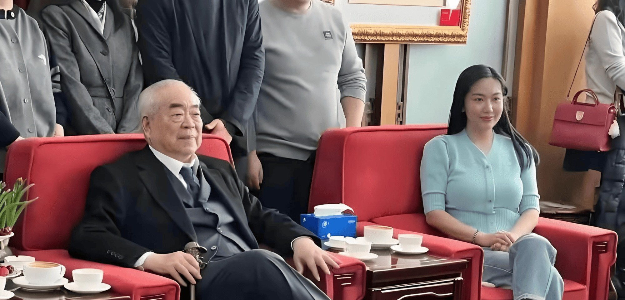 4 cuộc hôn nhân của Phạm Tăng: Từng kết hôn với vợ bạn thân, bóng hồng kém 50 hiện tại nắm giữ nhiều bí mật - Ảnh 6. 4 cuộc hôn nhân của Phạm Tăng: Từng kết hôn với vợ bạn thân, bóng hồng kém 50 hiện tại nắm giữ nhiều bí mật - Ảnh 6.