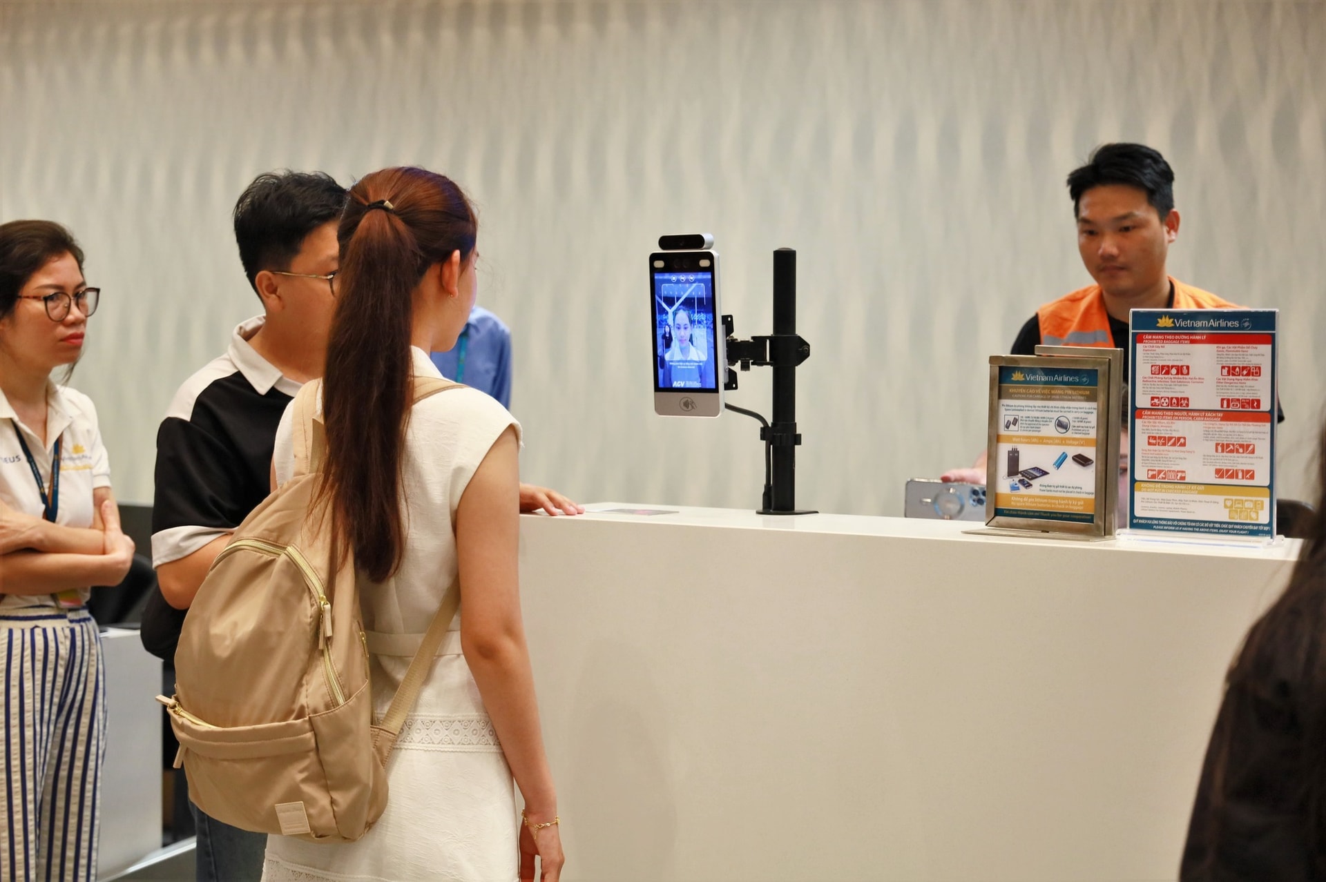 Hành khách bay Vietnam Airlines phải biết: Cách check in online cực nhanh trên ứng dụng VNeID- Ảnh 7.