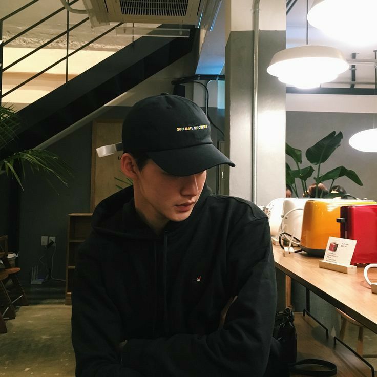 Bức ảnh chiếc ví rách với 2 tờ 5000 đồng phơi bày “mặt tối” hôn nhân- Ảnh 2.