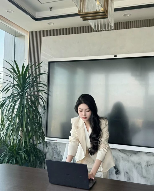 Đối tượng dễ “bay màu” nhất giữa làn sóng sa thải: Nỗ lực bao nhiêu vẫn bị coi thua AI, bấp bênh vô cùng!- Ảnh 1. Đối tượng dễ “bay màu” nhất giữa làn sóng sa thải: Nỗ lực bao nhiêu vẫn bị coi thua AI, bấp bênh vô cùng!- Ảnh 1.