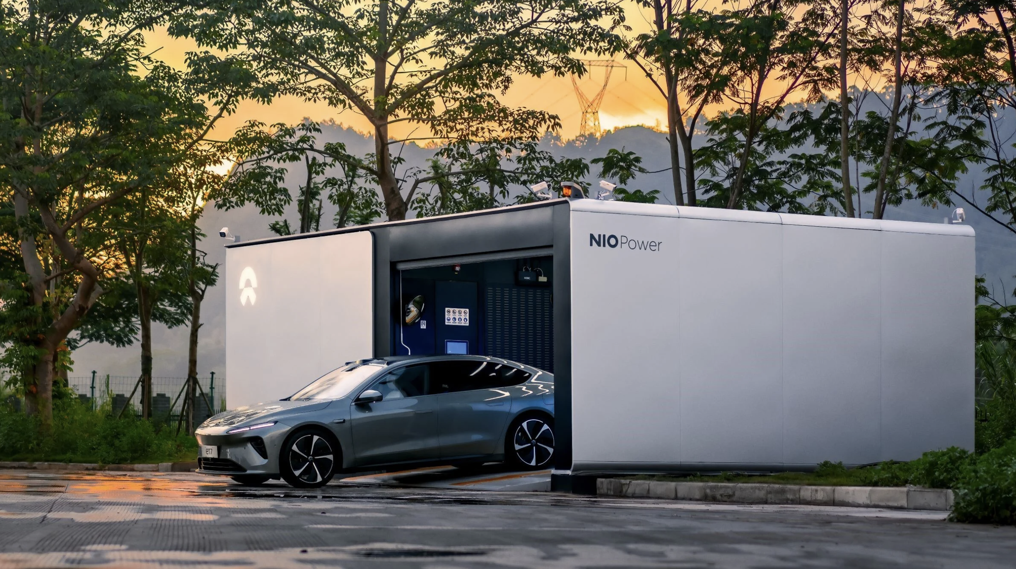 Trung Quốc lại đi trước thế giới một bước: Rầm rộ ‘cuộc chạy đua’ công nghệ đổi pin xe điện, mọi thao tác chỉ mất 3 phút, 10.000 trạm đang được xây dựng- Ảnh 2.