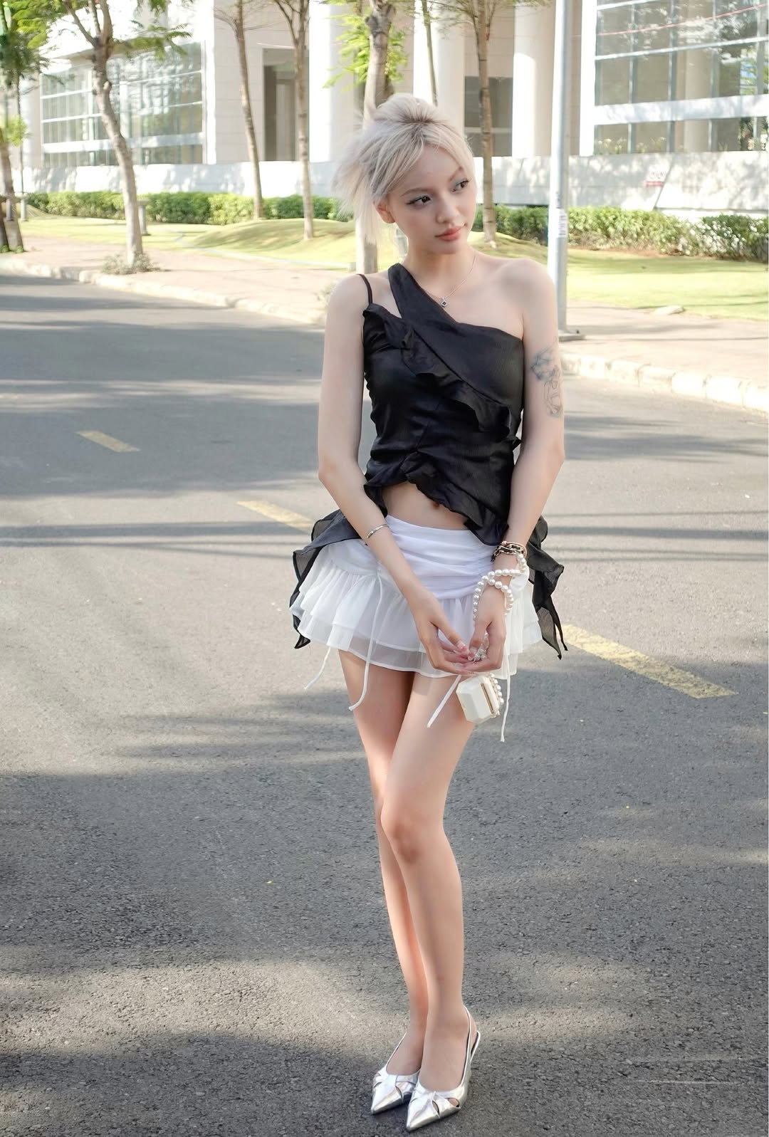 Mặc kệ khách hàng kêu than, nhiều local brand Việt vẫn tham làm đồ bé xíu, mặc là hở!- Ảnh 27. Mặc kệ khách hàng kêu than, nhiều local brand Việt vẫn tham làm đồ bé xíu, mặc là hở!- Ảnh 27.