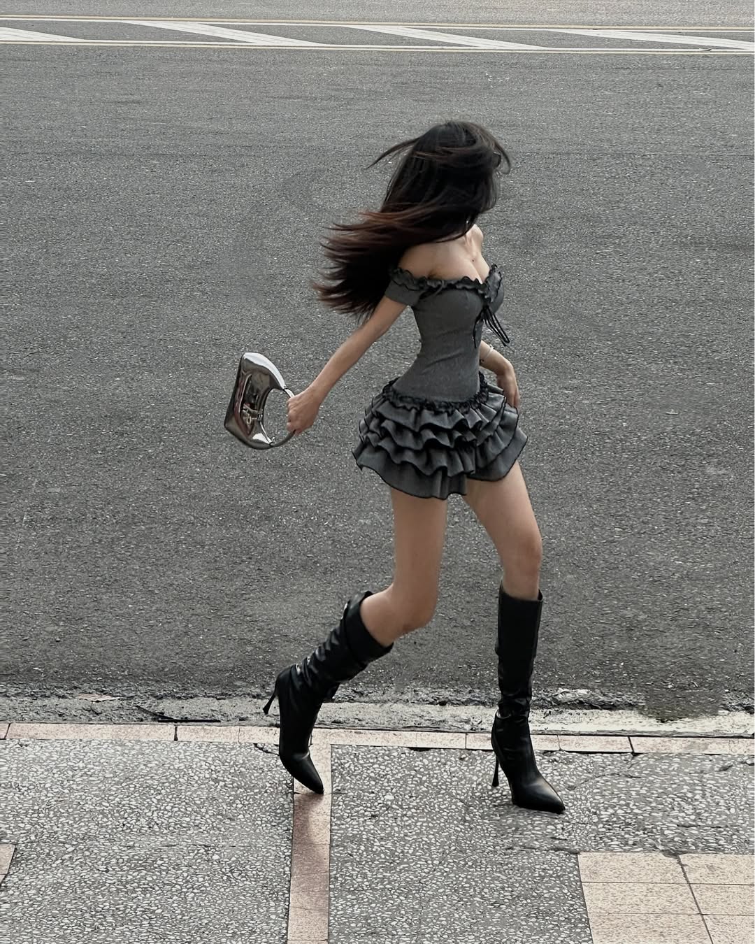 Mặc kệ khách hàng kêu than, nhiều local brand Việt vẫn tham làm đồ bé xíu, mặc là hở!- Ảnh 28. Mặc kệ khách hàng kêu than, nhiều local brand Việt vẫn tham làm đồ bé xíu, mặc là hở!- Ảnh 28.