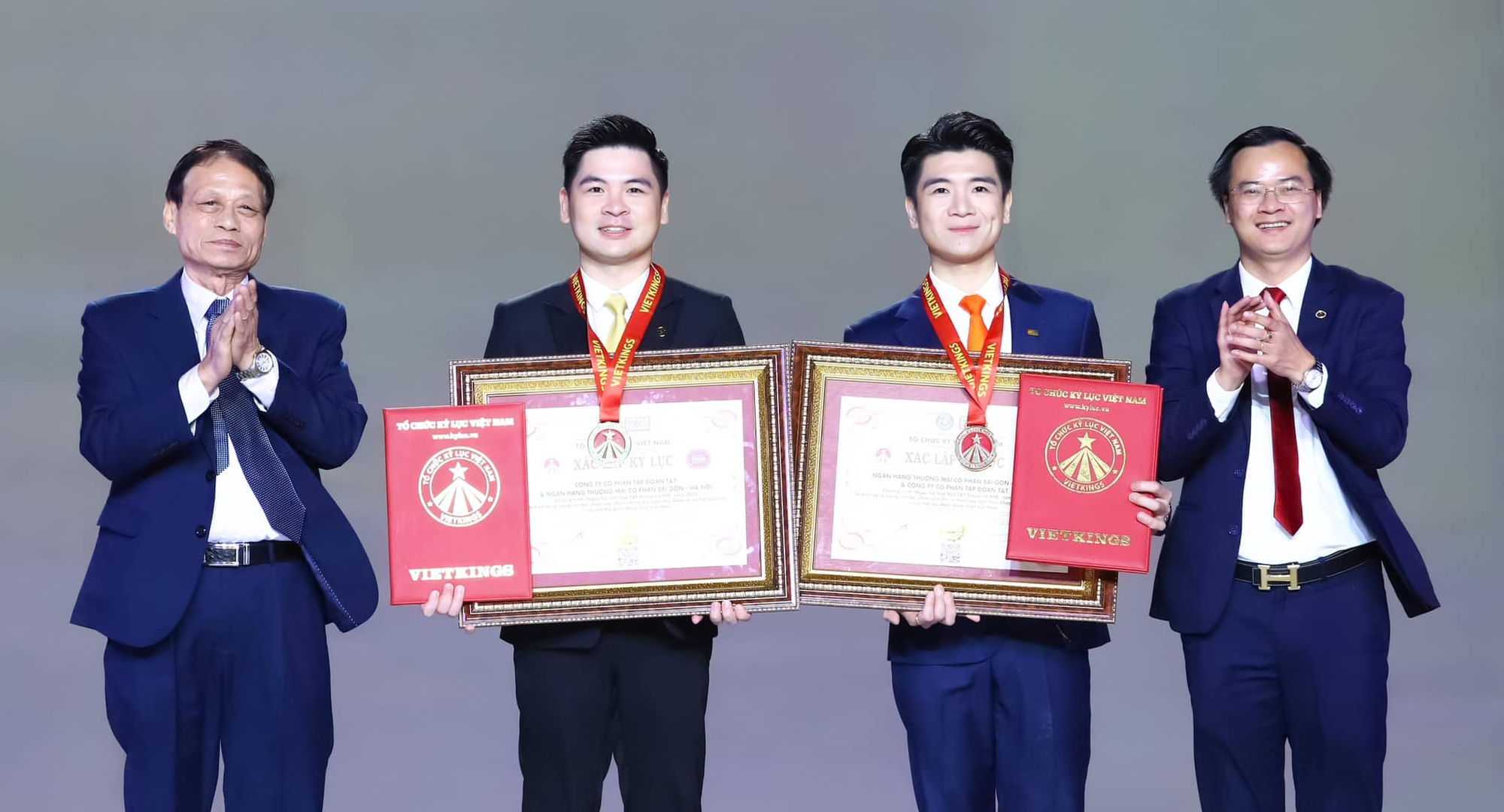 Anh chồng gọi Đỗ Mỹ Linh là "bé" cực dịu, hé lộ cuộc sống làm dâu hào môn của Hoa hậu "nghèo nhất Việt Nam" - Ảnh 5. Anh chồng gọi Đỗ Mỹ Linh là "bé" cực dịu, hé lộ cuộc sống làm dâu hào môn của Hoa hậu "nghèo nhất Việt Nam" - Ảnh 5.