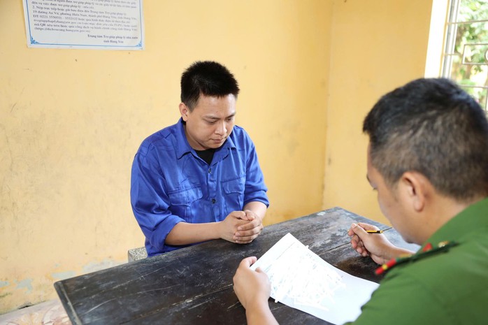 Dùng nhẫn kim cương mỹ ký, mô hình khóa siêu xe... để lừa đầu tư tiền ảo hơn 2.600 tỉ đồng- Ảnh 3. Dùng nhẫn kim cương mỹ ký, mô hình khóa siêu xe... để lừa đầu tư tiền ảo hơn 2.600 tỉ đồng- Ảnh 3.