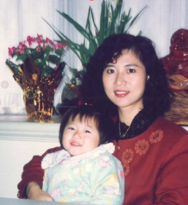 Đi bộ 5 phút, lạc 30 năm: Một bộ áo cũ, một vết bớt và một người mẹ òa khóc khi nghe câu "Mẹ, con đã trở về"- Ảnh 2.