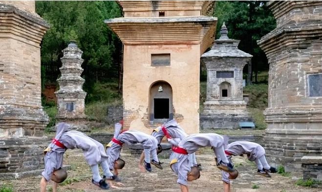 Ảnh hiếm 100 năm trước hé lộ 'hình dáng gốc' của Thiếu Lâm Tự: Sau biến cố bất ngờ đã hồi sinh từ tro tàn- Ảnh 18.