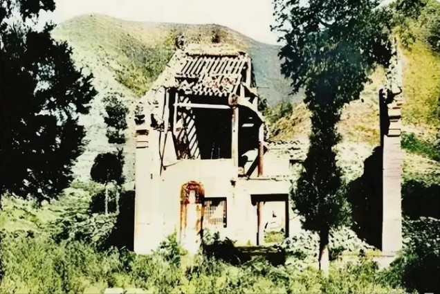 Ảnh hiếm 100 năm trước hé lộ 'hình dáng gốc' của Thiếu Lâm Tự: Sau biến cố bất ngờ đã hồi sinh từ tro tàn- Ảnh 6.