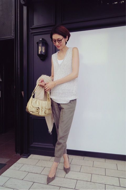 Giảm 70% chi phí quần áo sau tuổi 40: Cuộc sống hạnh phúc và nhẹ nhàng hơn- Ảnh 2. Giảm 70% chi phí quần áo sau tuổi 40: Cuộc sống hạnh phúc và nhẹ nhàng hơn- Ảnh 2.