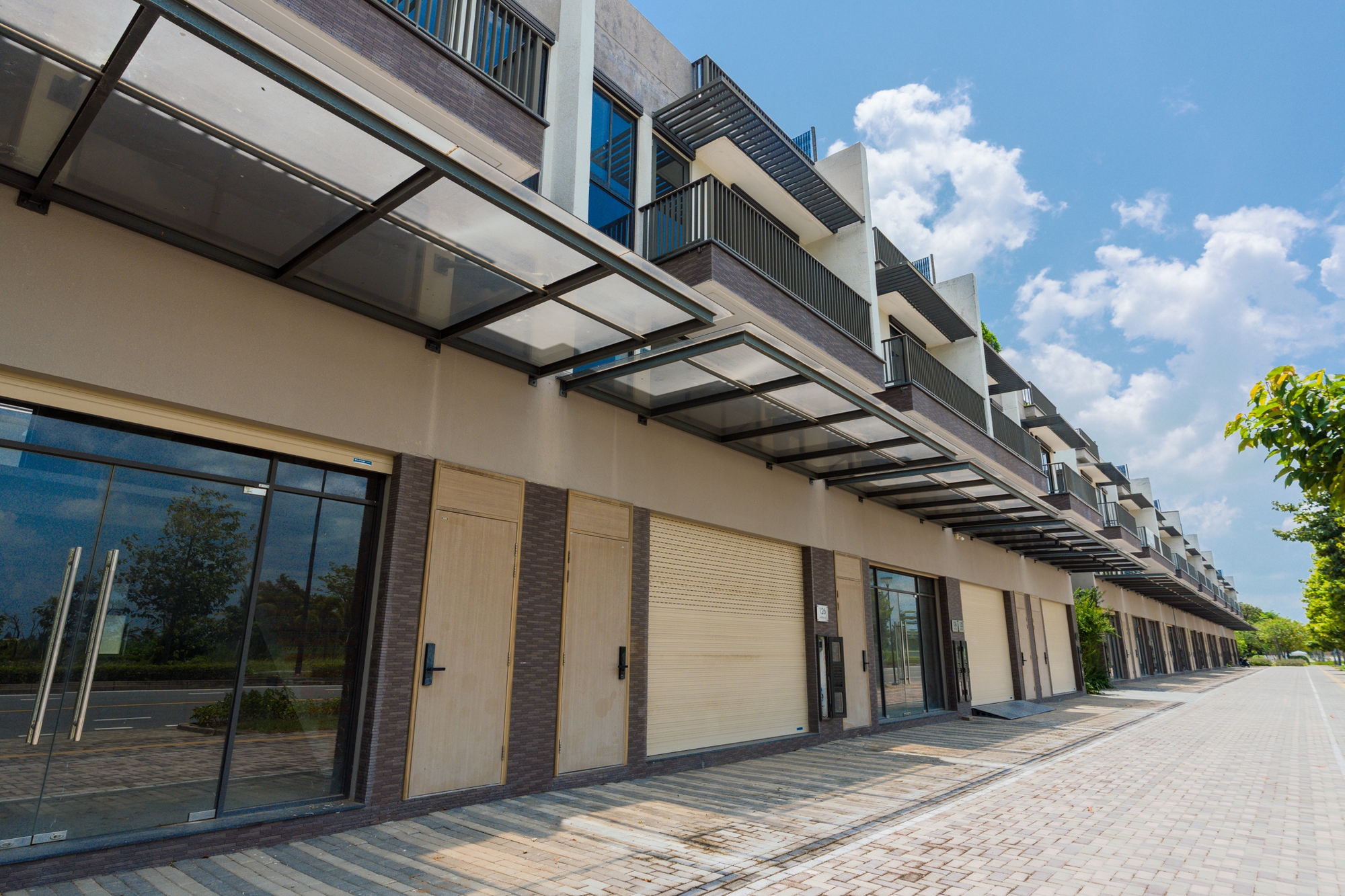 Toàn cảnh đại đô thị lớn nhất của Nam Long: 3 mặt giáp sông, tiện ích đầy đủ nhưng vắng người ở- Ảnh 4.