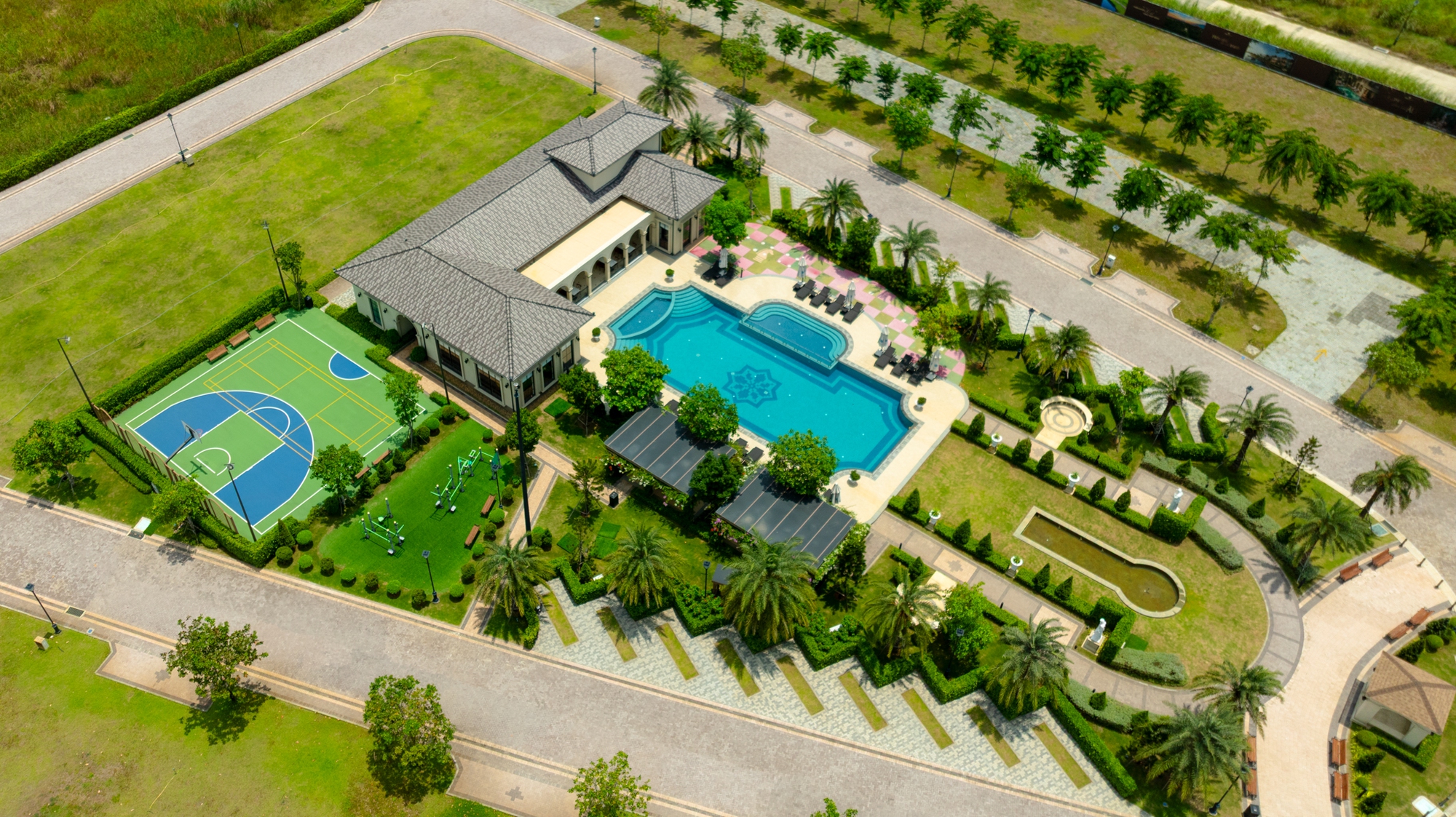 Toàn cảnh đại đô thị lớn nhất của Nam Long: 3 mặt giáp sông, tiện ích đầy đủ nhưng vắng người ở- Ảnh 5.