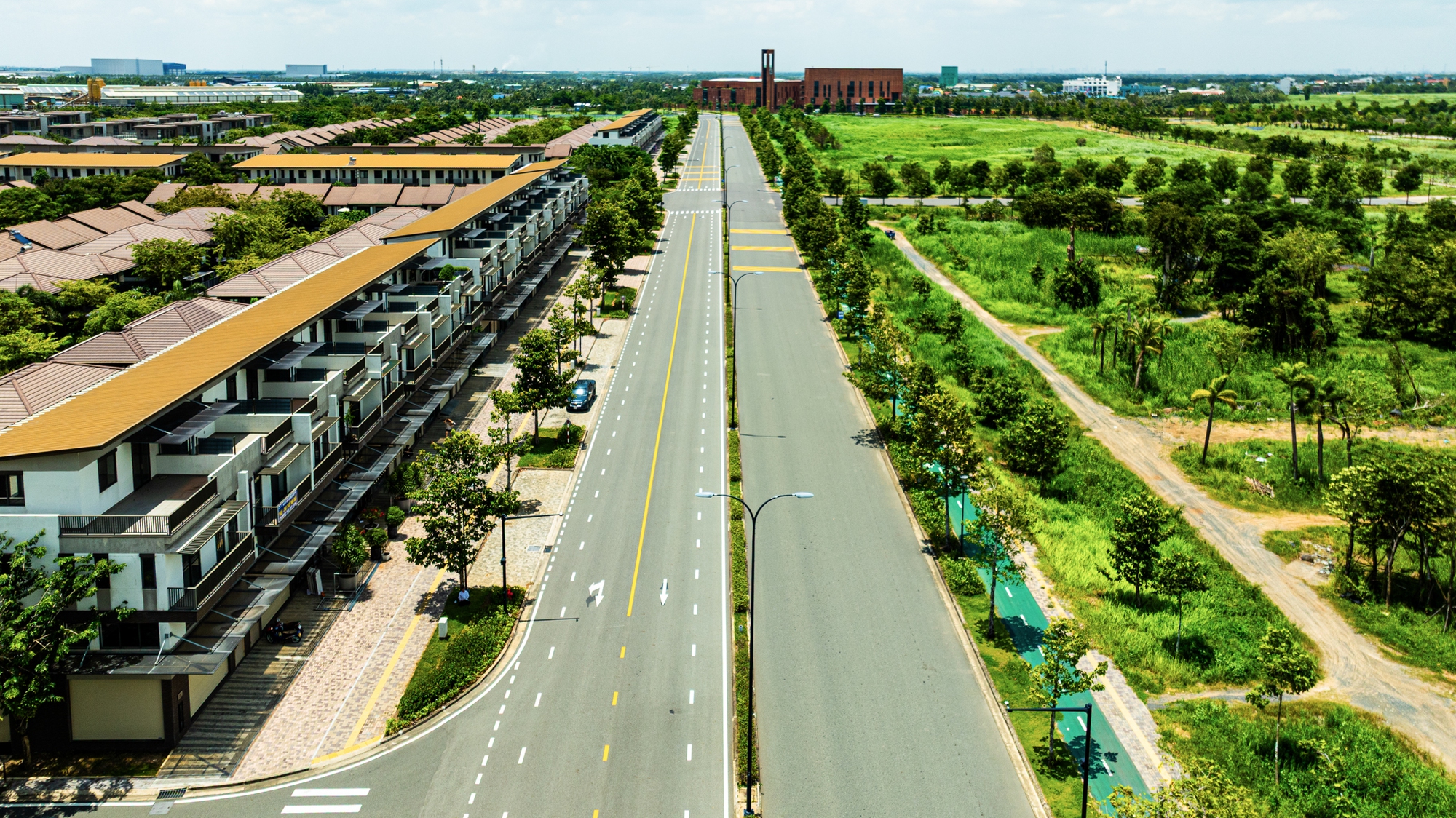 Toàn cảnh đại đô thị lớn nhất của Nam Long: 3 mặt giáp sông, tiện ích đầy đủ nhưng vắng người ở- Ảnh 7.