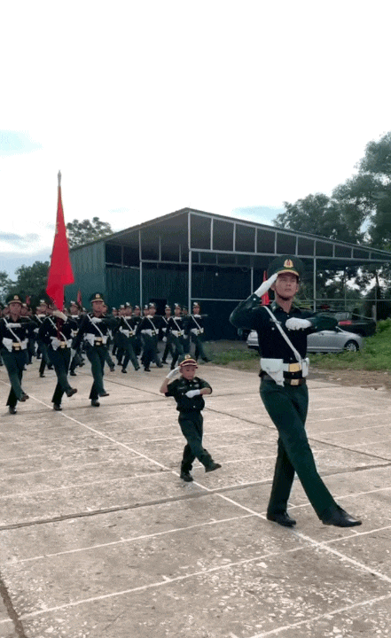 "Chiến sĩ nhí" 6 tuổi làm rạng danh khối nghỉ hè: Mùa hè ý nghĩa trong màu áo lính, được tập luyện cùng các chiến sĩ A80- Ảnh 1.