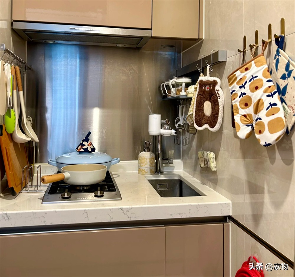 Cô gái 32 tuổi làm việc chăm chỉ, dành dụm mua căn hộ 19m² giá hơn 14 tỷ đồng: Nhỏ nhưng tối ưu từng centimet- Ảnh 3.