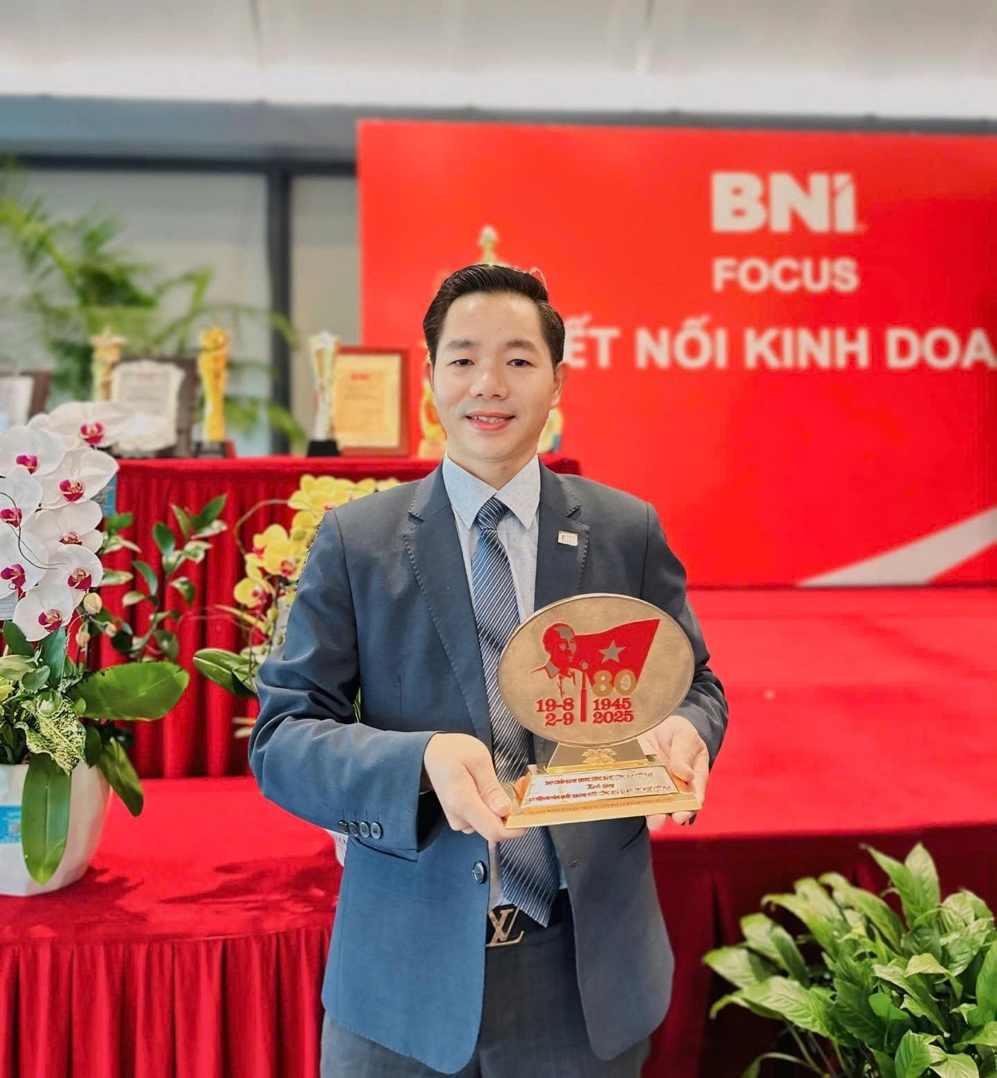 Vinh danh lịch sử với 8000 đồng xu vàng kỷ niệm 80 năm Quốc khánh - Ảnh 2. Vinh danh lịch sử với 8000 đồng xu vàng kỷ niệm 80 năm Quốc khánh - Ảnh 2.